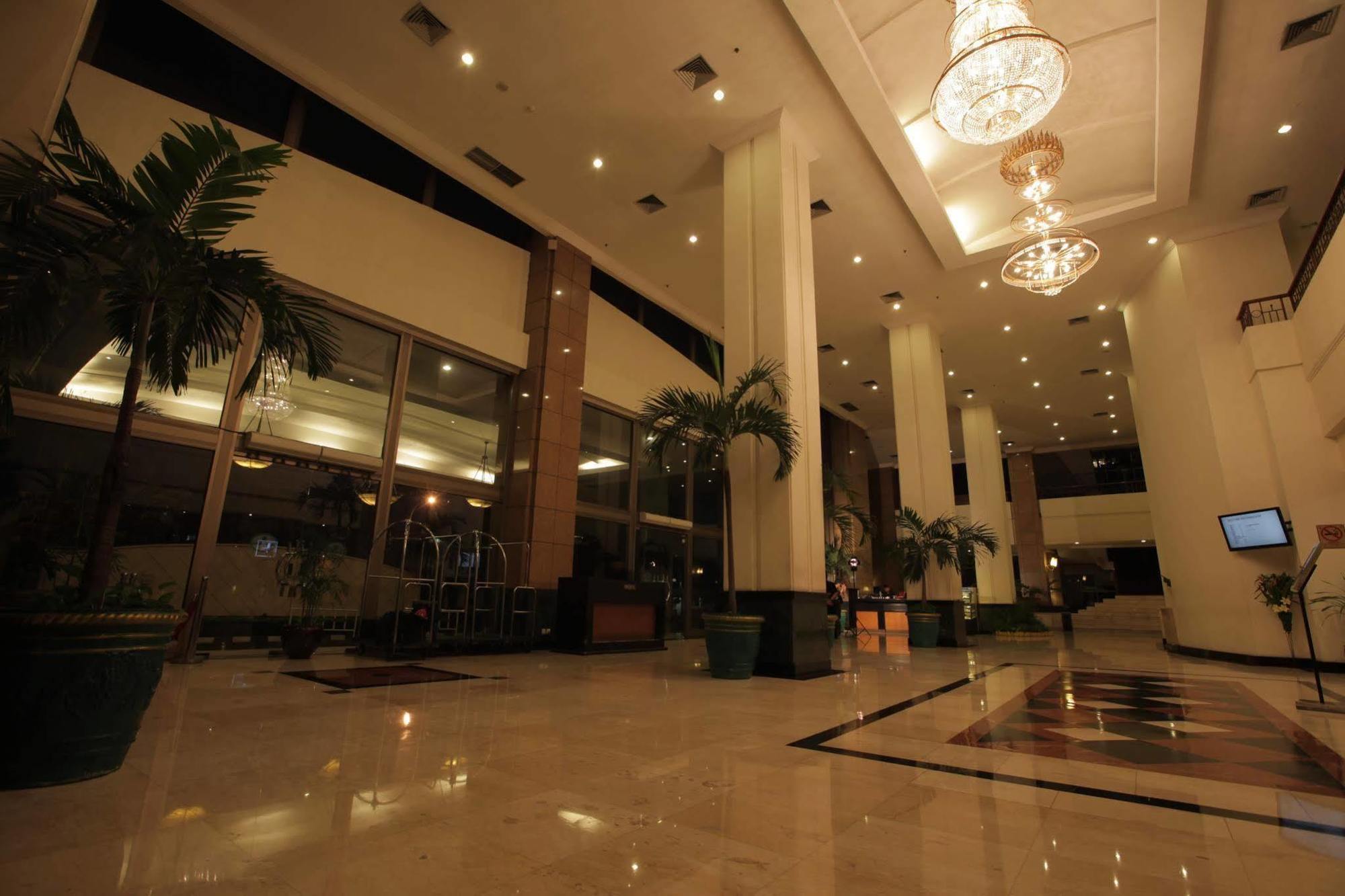 โรงแรมโอเอซิส อามีร์ จาการ์ตา ภายนอก รูปภาพ